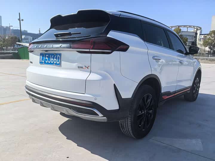 Фото 6 - Geely Atlas