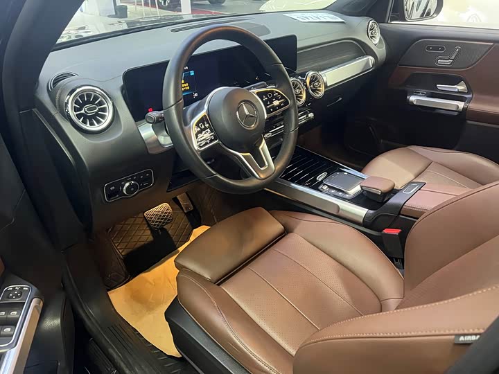 Фото 4 - Mercedes-Benz GLB-Class