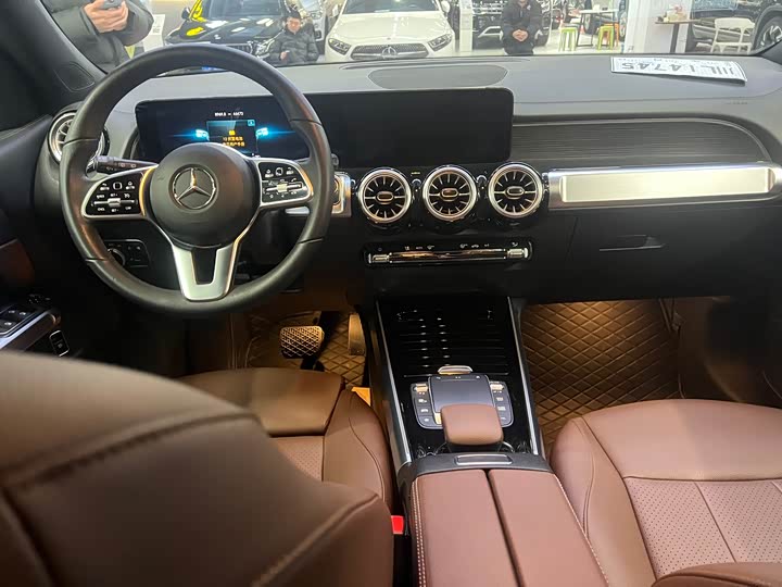 Фото 6 - Mercedes-Benz GLB-Class
