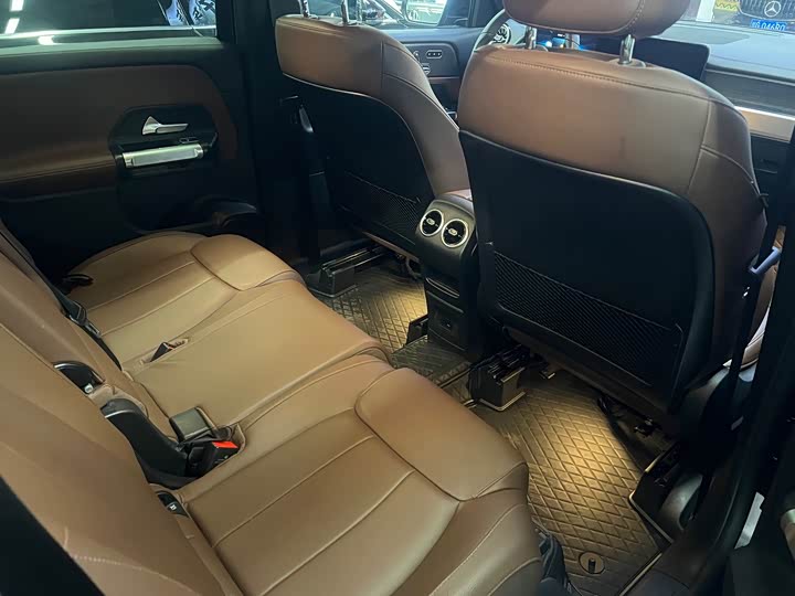 Фото 8 - Mercedes-Benz GLB-Class