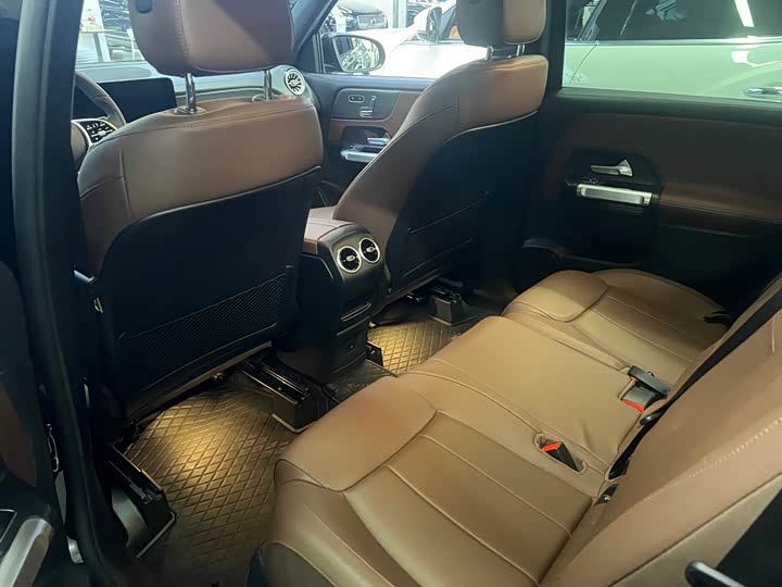 Фото 9 - Mercedes-Benz GLB-Class