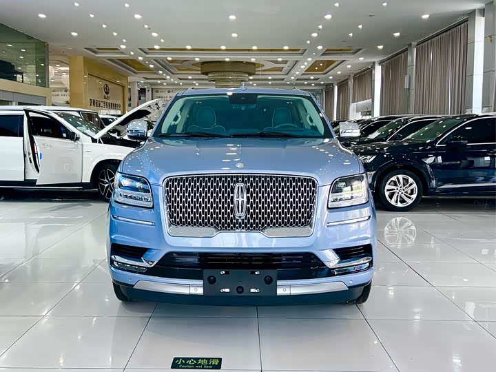 Фото 3 - Lincoln Navigator