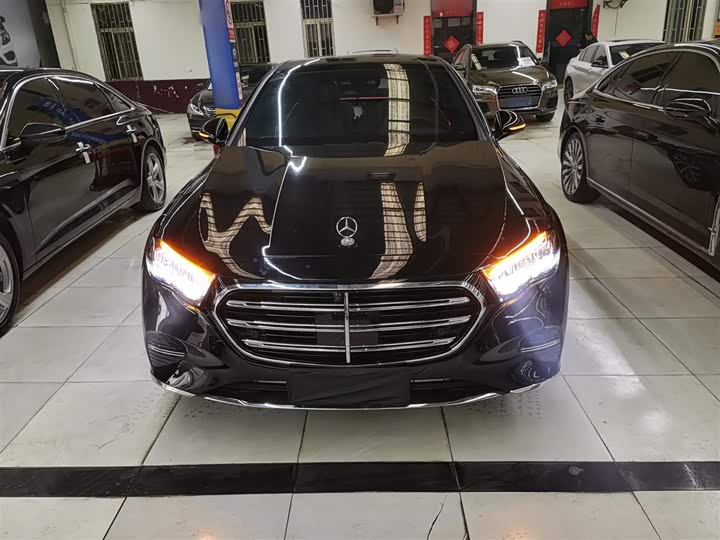 Фото 3 - Mercedes-Benz E-Class