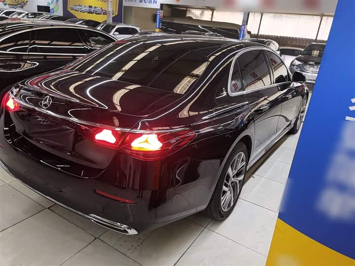 Фото 7 - Mercedes-Benz E-Class