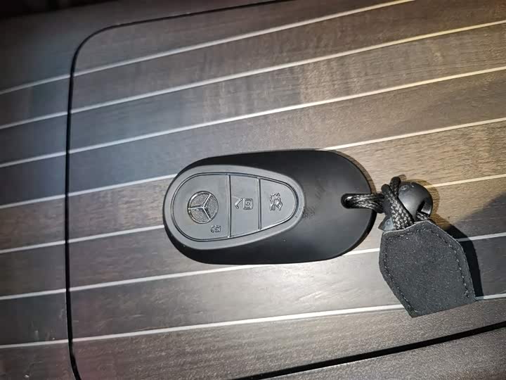 Фото 9 - Mercedes-Benz E-Class