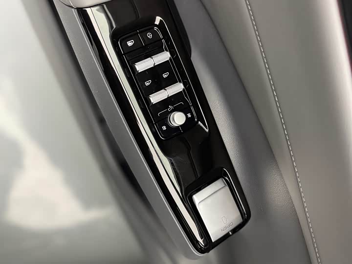 Фото 7 - Geely Galaxy L7