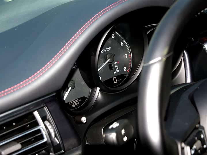 Фото 8 - Porsche Macan