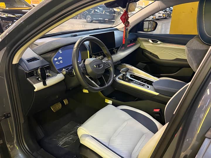 Фото 4 - Geely Preface