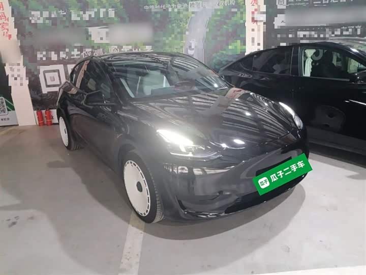 Фото 4 - Tesla Model Y