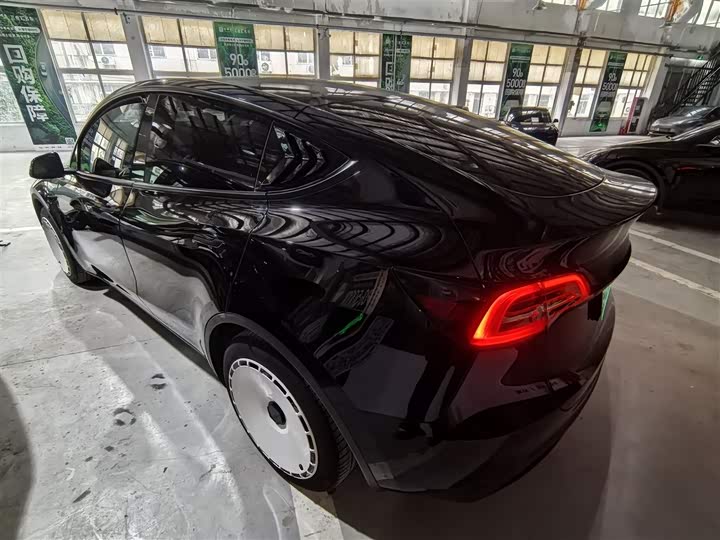Фото 5 - Tesla Model Y