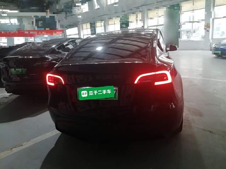 Фото 6 - Tesla Model Y