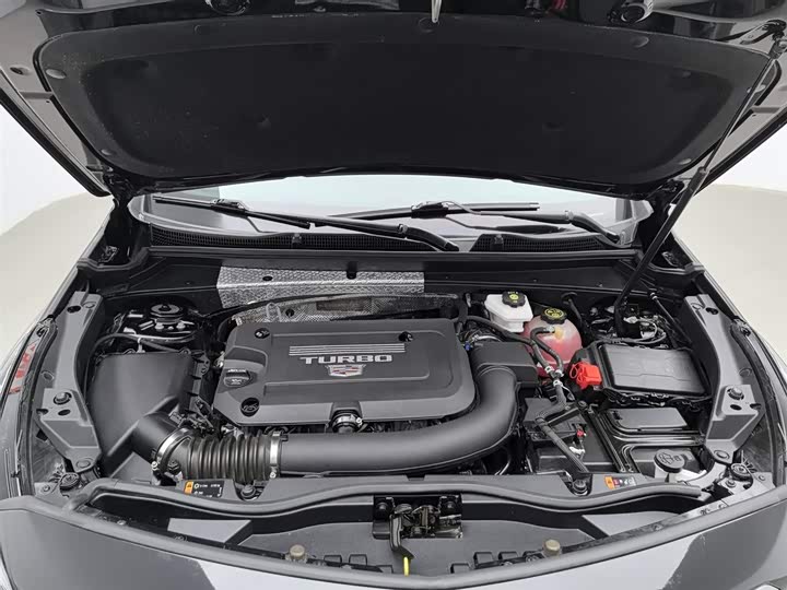 Фото 6 - Cadillac XT4