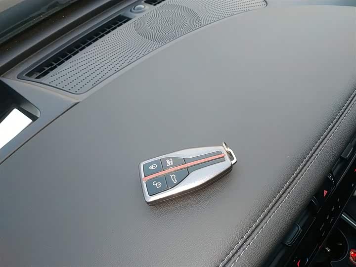 Фото 9 - Hongqi HS5