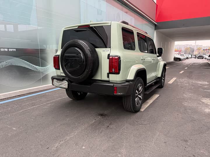 Фото 4 - Tank 300