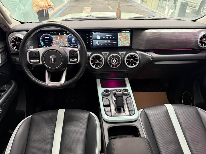 Фото 9 - Tank 300