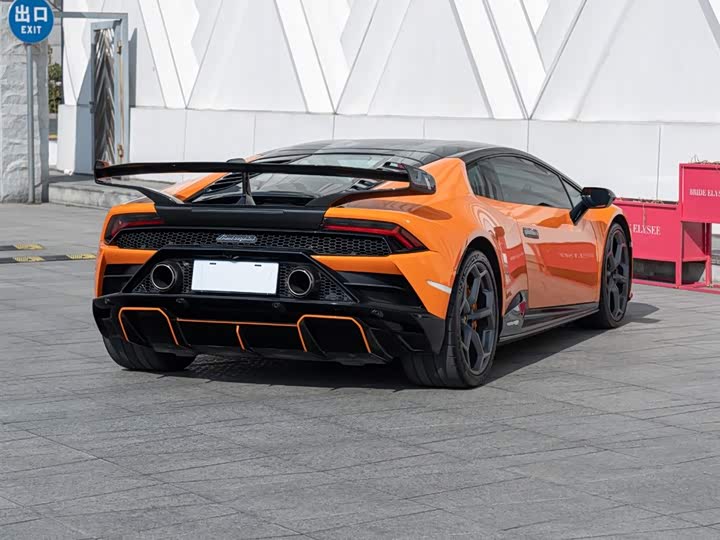 Фото 4 - Lamborghini Huracán