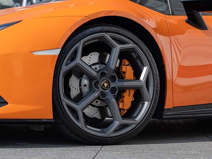 Фото 8 - Lamborghini Huracán