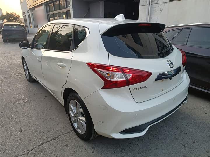 Фото 5 - Nissan Tiida