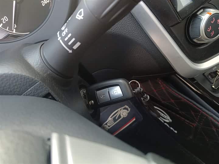 Фото 9 - Nissan Tiida