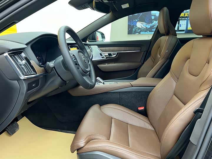 Фото 3 - Volvo S90