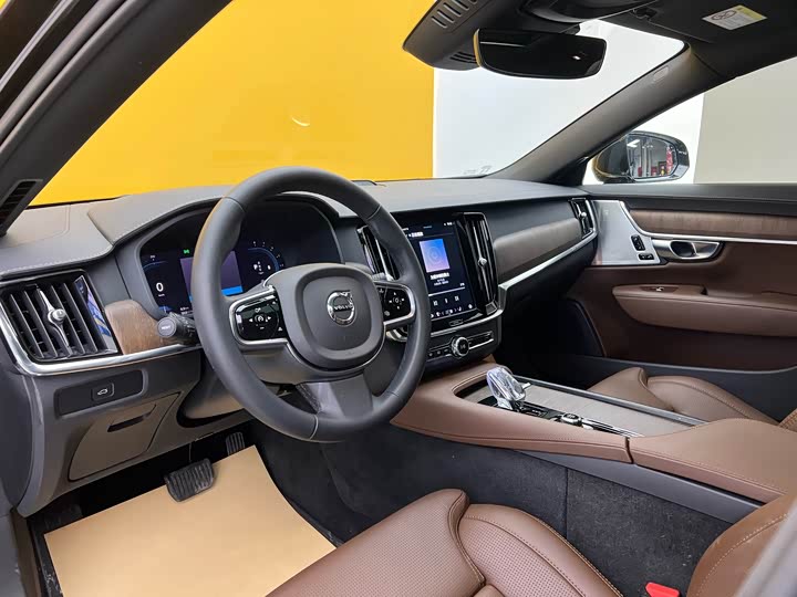 Фото 4 - Volvo S90