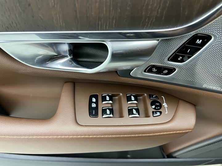 Фото 6 - Volvo S90