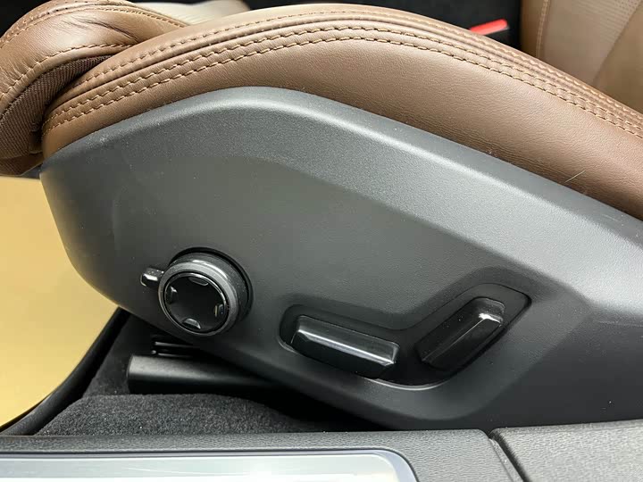 Фото 8 - Volvo S90