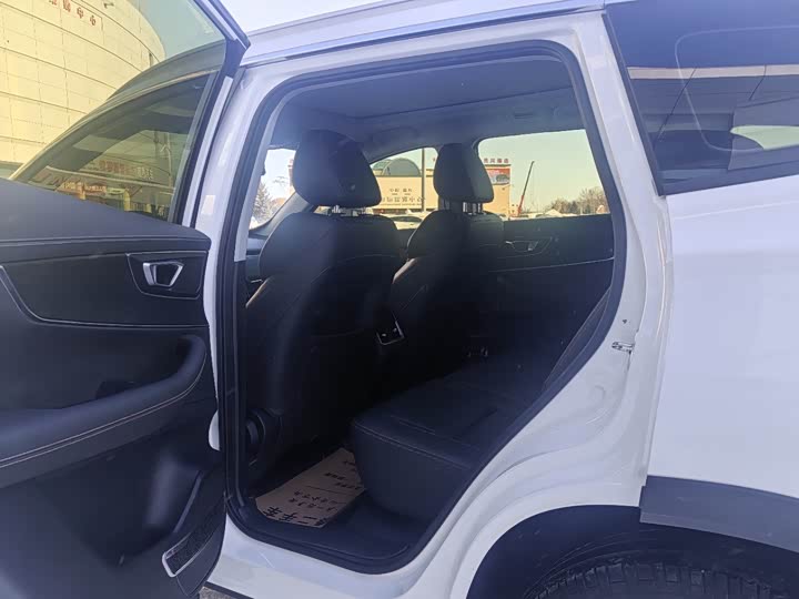 Фото 8 - Chery Tiggo 8