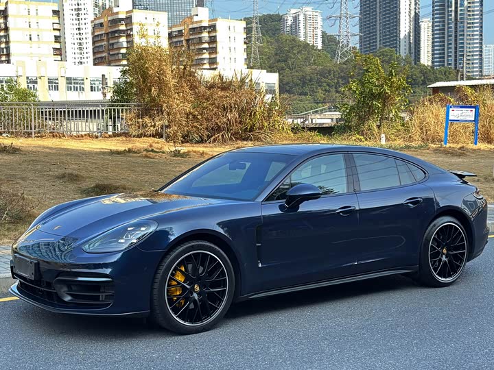 Фото 1 - Porsche Panamera