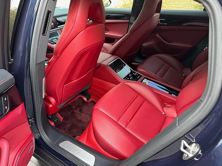 Фото 7 - Porsche Panamera