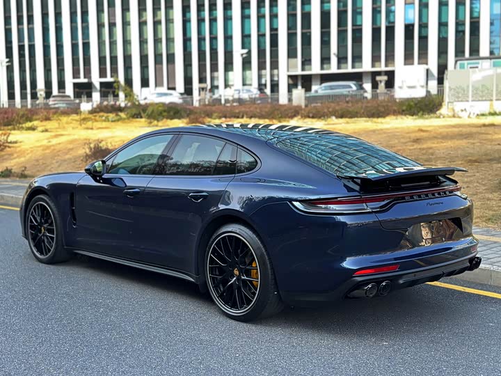 Фото 9 - Porsche Panamera