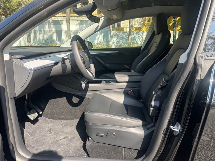 Фото 6 - Tesla Model Y