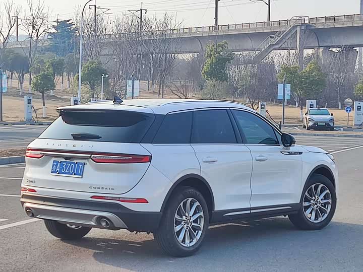 Фото 4 - Lincoln Corsair