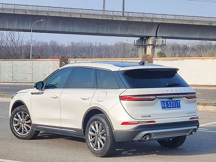 Фото 6 - Lincoln Corsair