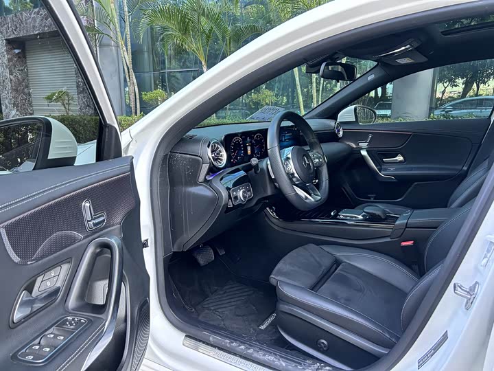 Фото 8 - Mercedes-Benz A-Class