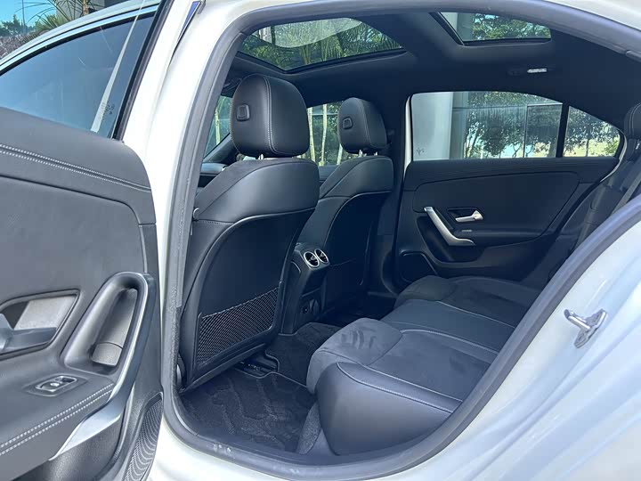 Фото 9 - Mercedes-Benz A-Class