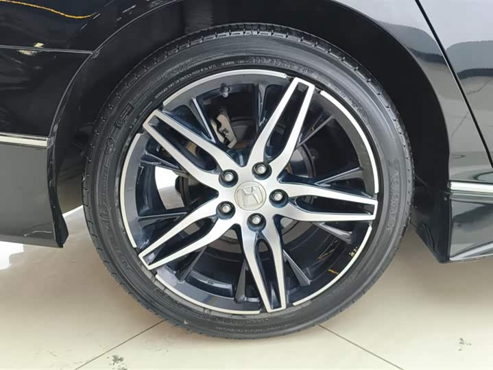 Фото 6 - Honda Accord