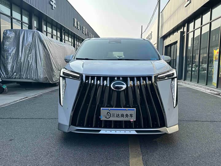 Фото 2 - GAC Trumpchi M8