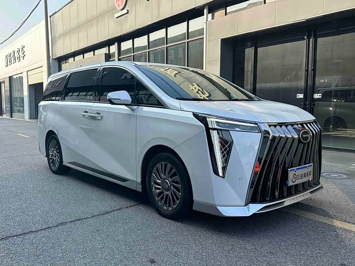 Фото 3 - GAC Trumpchi M8