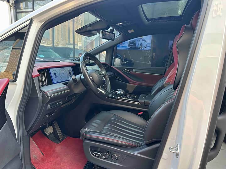 Фото 4 - GAC Trumpchi M8