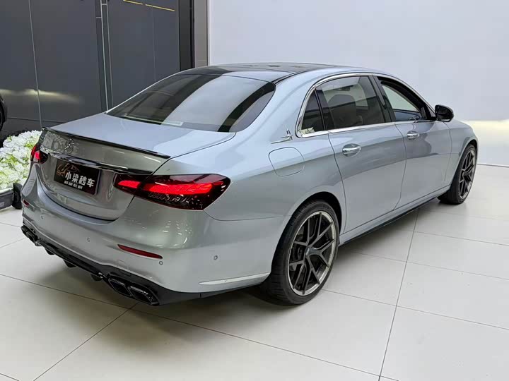 Фото 2 - Mercedes-Benz E-Class