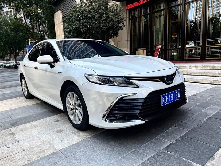 Фото 5 - Toyota Camry