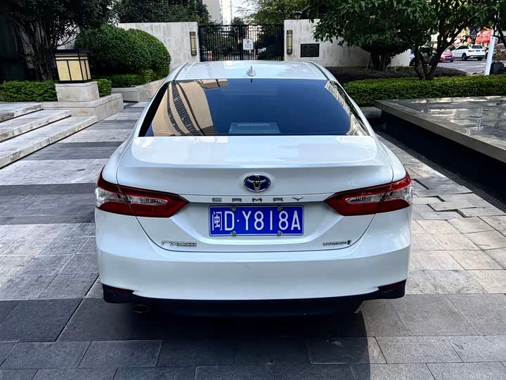 Фото 7 - Toyota Camry