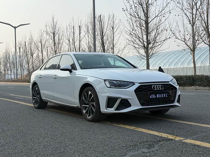 Фото 3 - Audi A4L