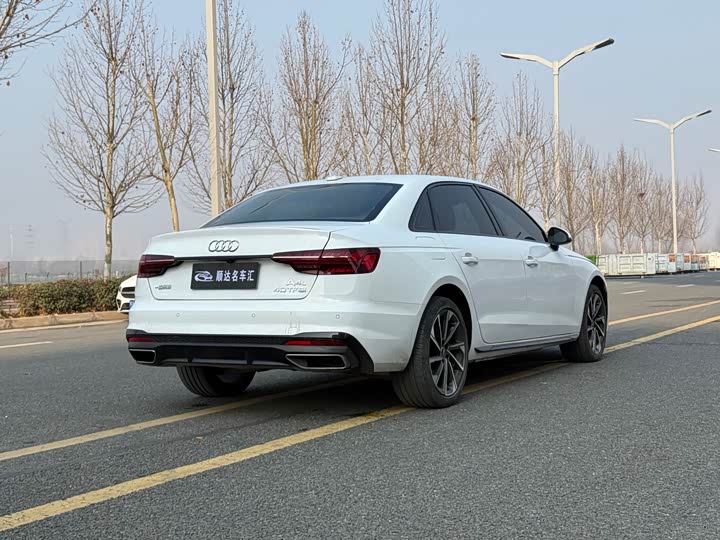 Фото 9 - Audi A4L