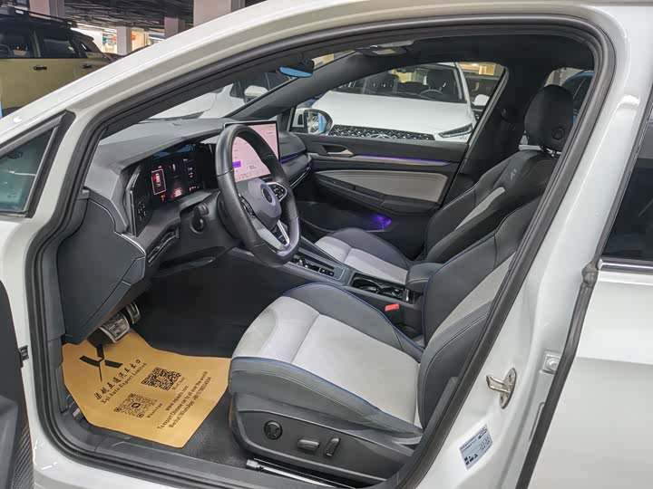 Фото 9 - Volkswagen Golf