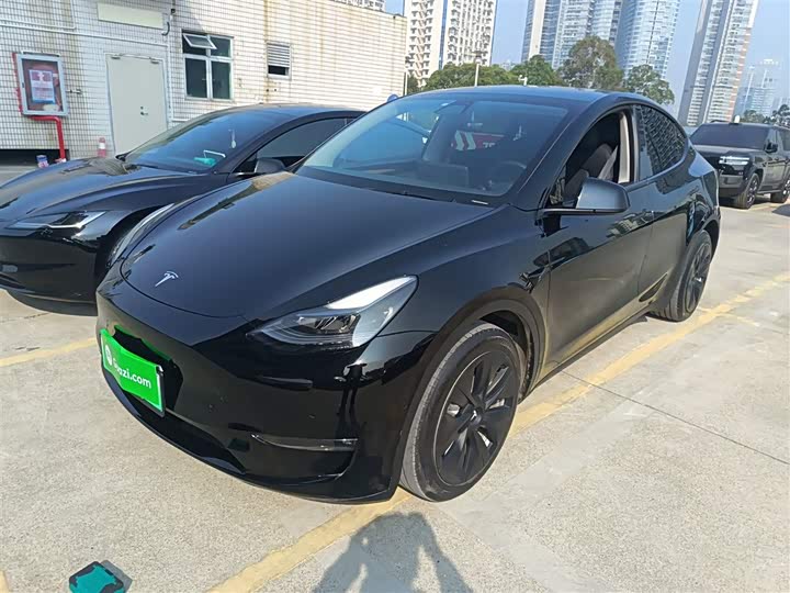 Фото 1 - Tesla Model Y