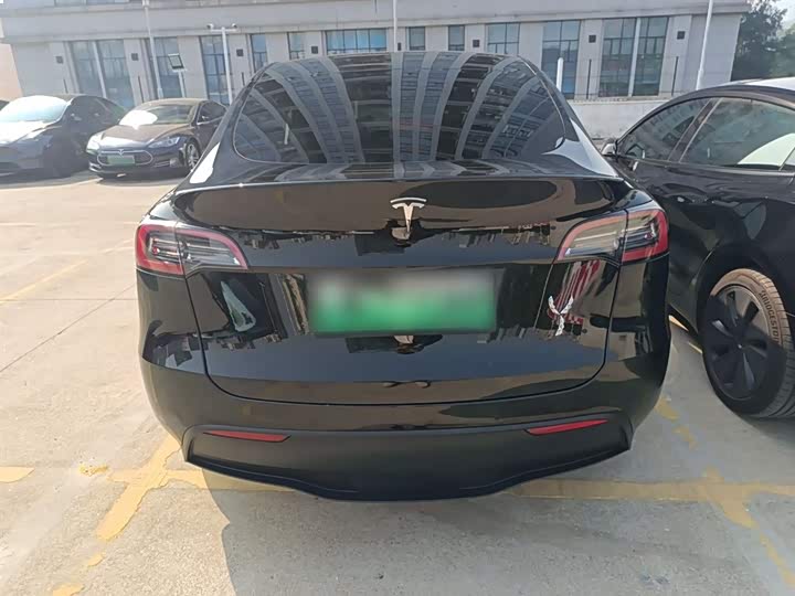 Фото 6 - Tesla Model Y