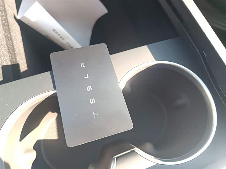 Фото 9 - Tesla Model Y