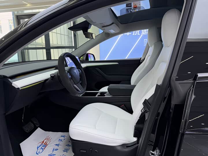 Фото 4 - Tesla Model Y